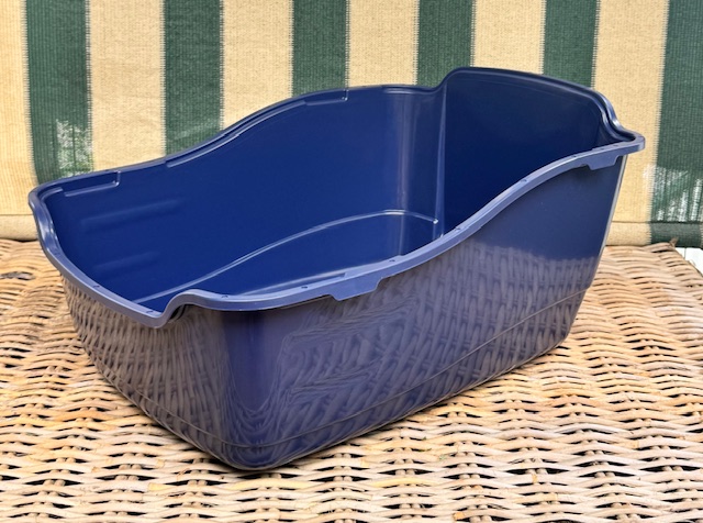 High backed litter tray