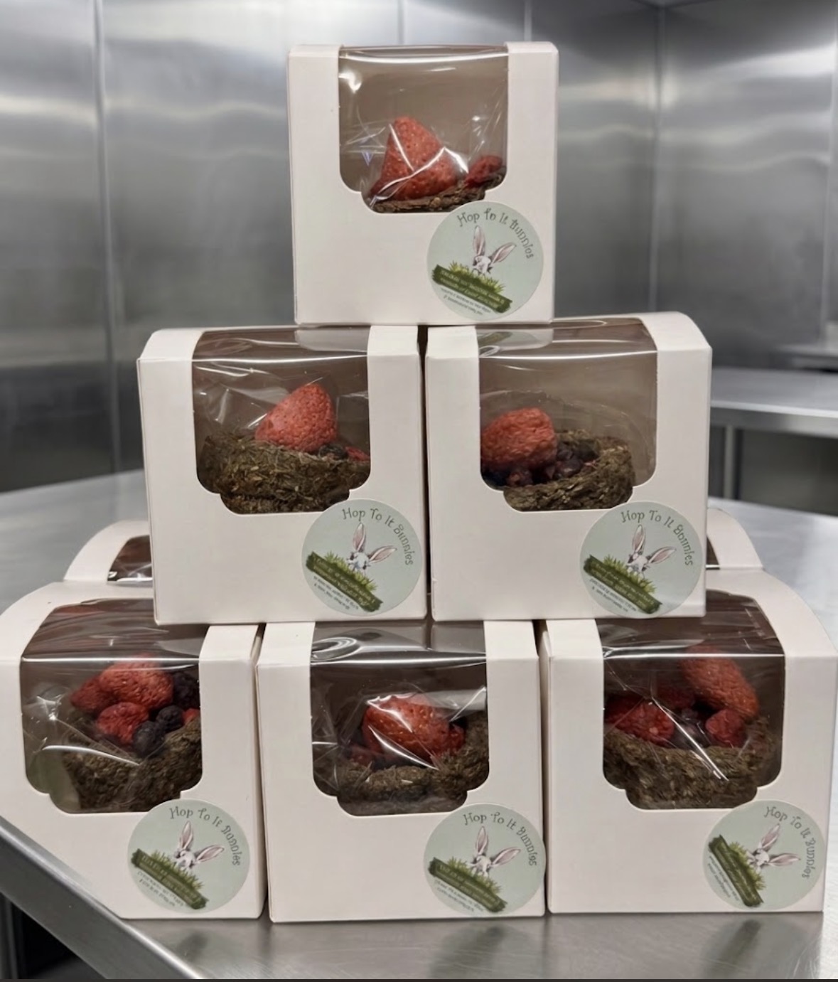 Fruit & Veggie Box (Not suitable for bunnies sensitive to sugar) - Image 1